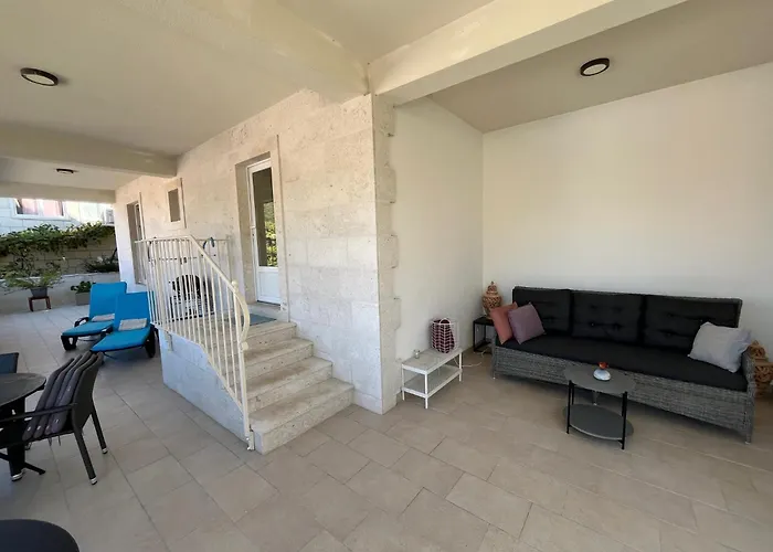 Villa More