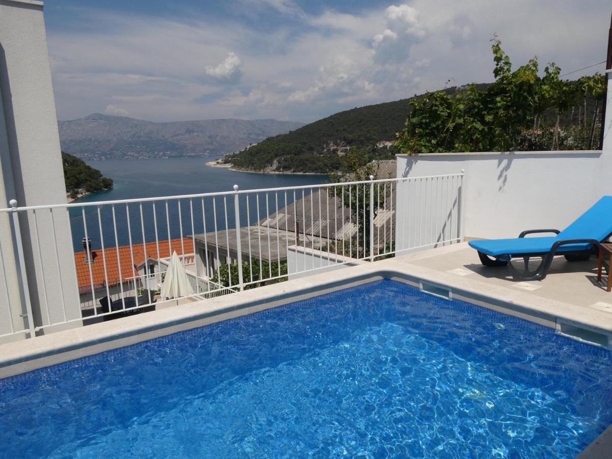Villa More